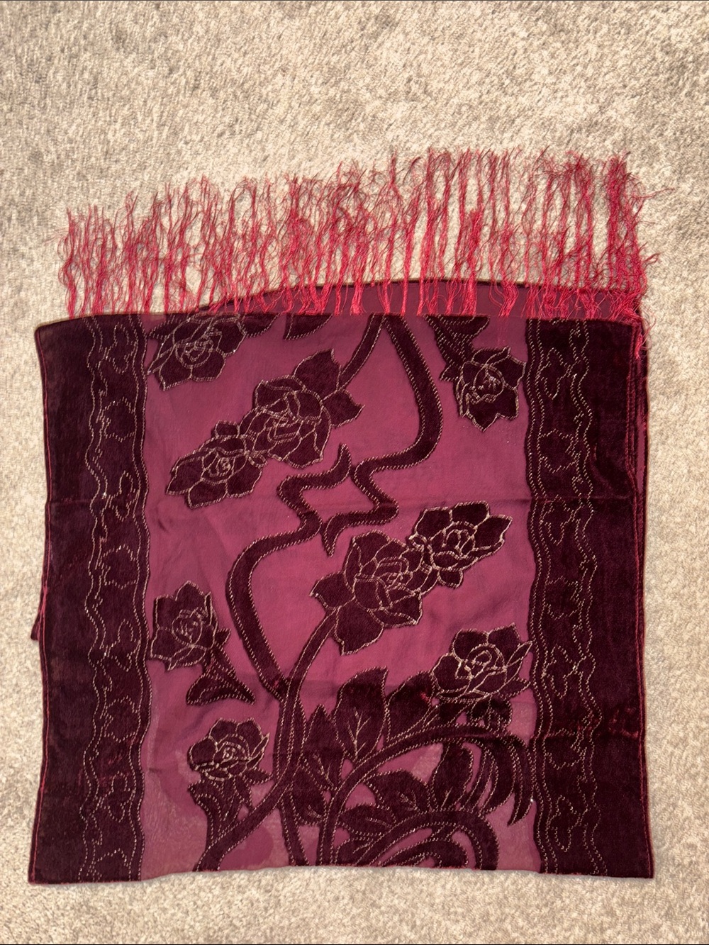🥀 {FINAL SALE} Vintage Velvet Floral Burnout Shawl ~ Burgundy - Picture 3 of 10